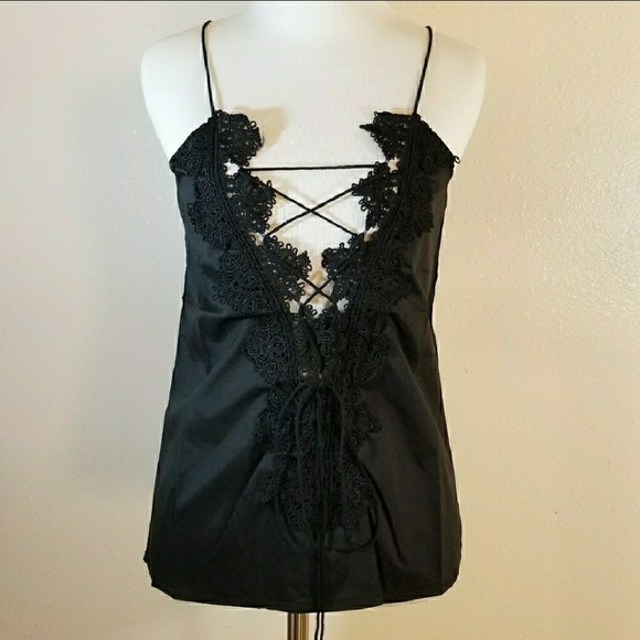 ***Black Deep V-Neck Cami - Picture 4 of 7